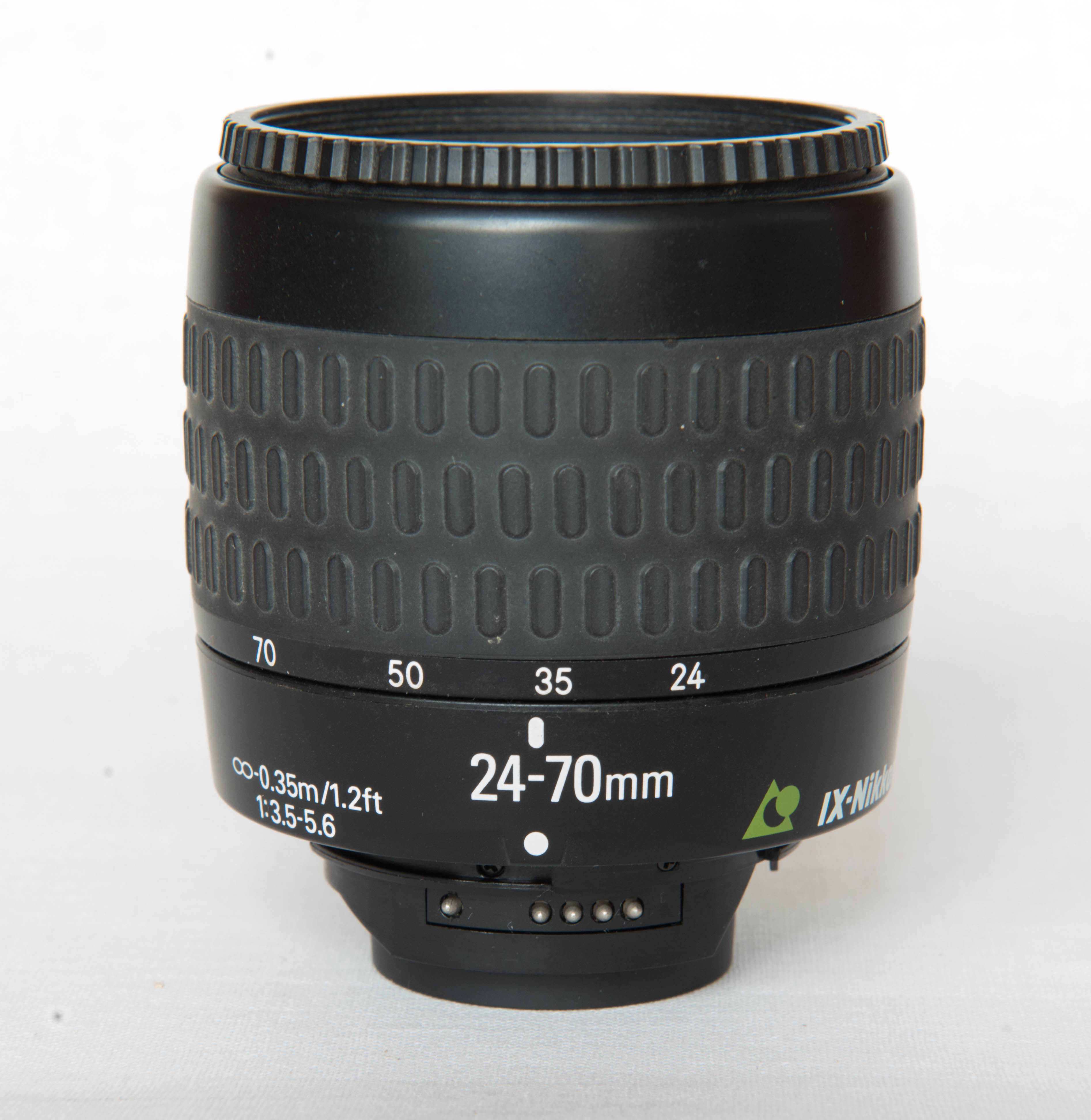 IX Nikkor 24 - 70 mm - 3.5--5.6
